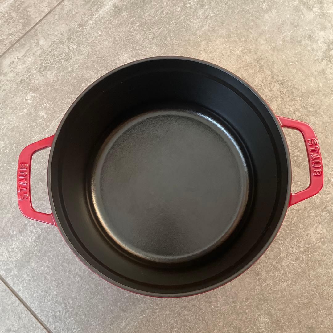 staub ストウブ ピコ ココット ラウンド チェリー 24cm