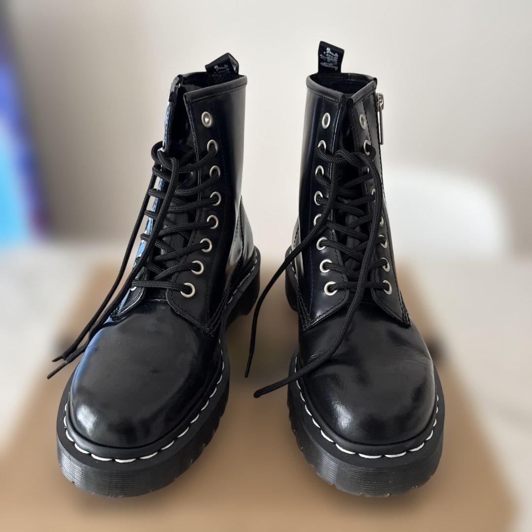 Dr. Martens ジップ ベックス ホワイトステッチ 8 ホール ブーツ