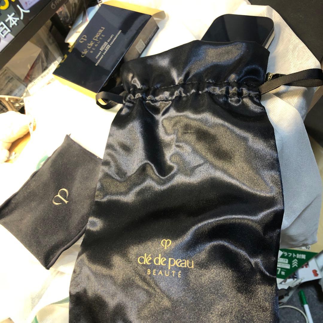 クレ・ド・ポー ボーテ クッションファンデーション箱付き・非売品ポーチ付き