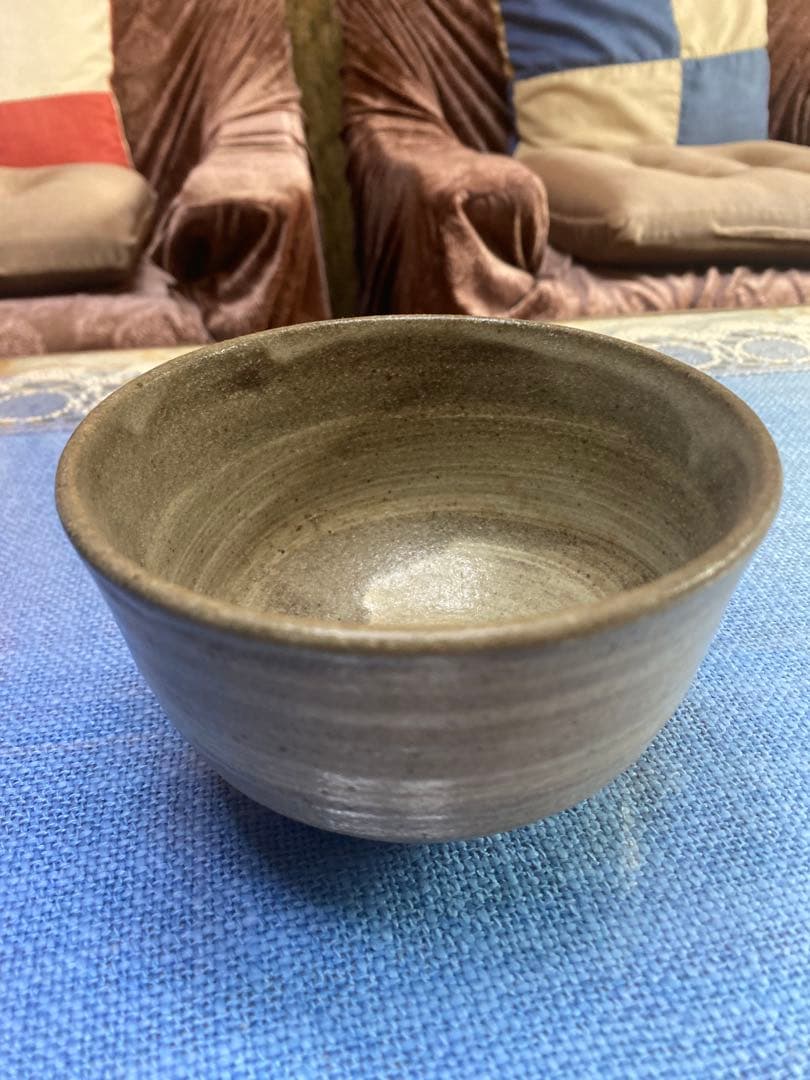 3種の信楽焼の抹茶椀(茶色・黒色・灰色)