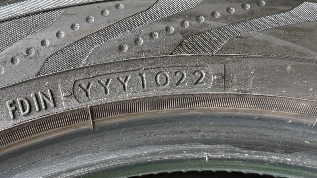 ヨコハマタイヤ ブルーアース RV03 225/50r18 2本①