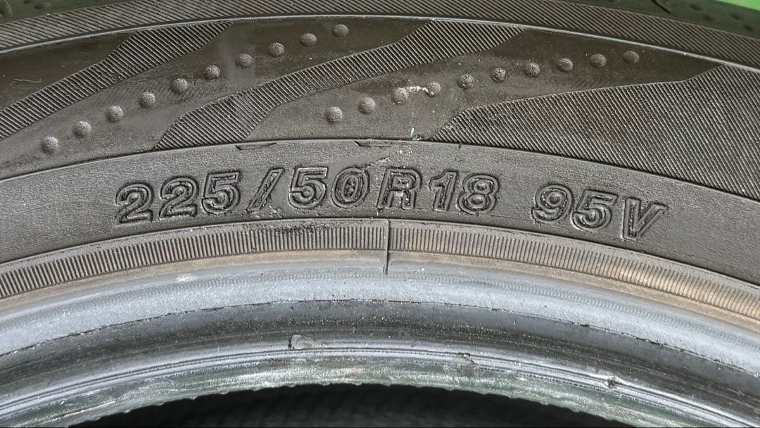 ヨコハマタイヤ ブルーアース RV03 225/50r18 2本①