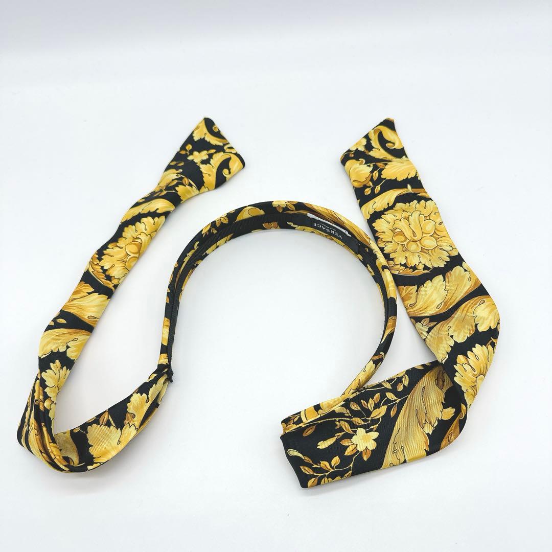 美品★Versace ヘアバンド スカーフ柄 カチューシャ★C63