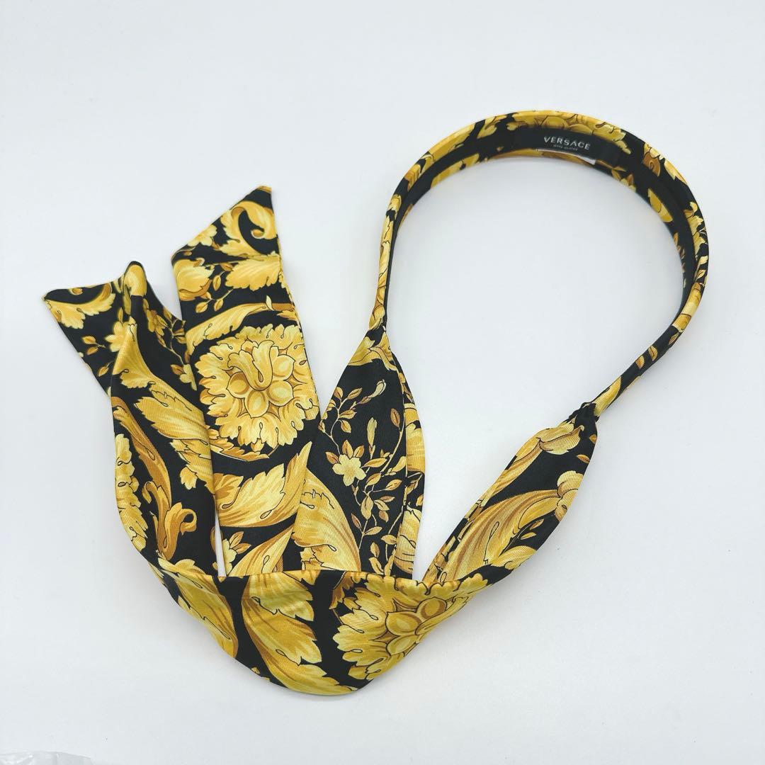 美品★Versace ヘアバンド スカーフ柄 カチューシャ★C63