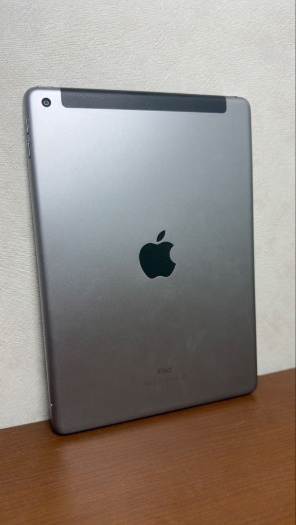 Apple iPad スペースグレー 第6世代
