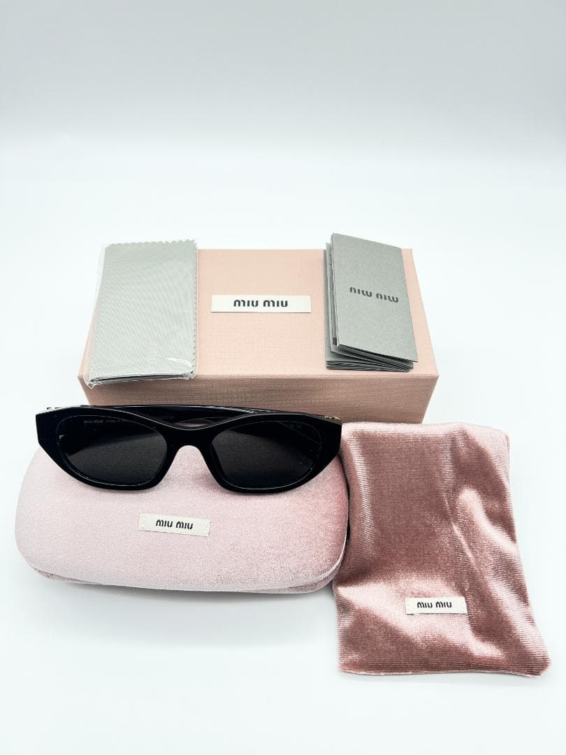 ☆新品未使用☆MIUMIU A03S グリンプスサングラス ブラック