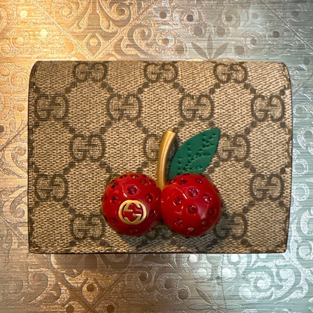 【SALE】新品　GUCCI GGスプリーム チェリー スモールウォレット