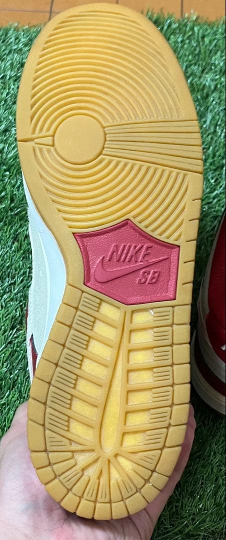 レア！NIKE DUNK LOW SB VALENTINE’SDAYバレンタイン