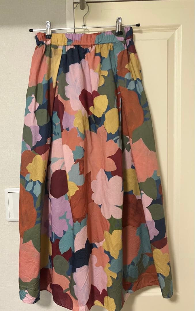 美品✴︎かぐれ✴︎リバティプリントスカート