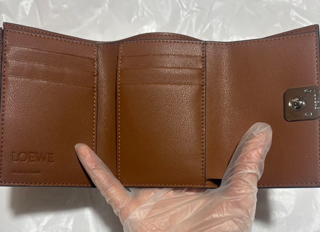 値下げしました‼️LOEWE 三つ折財布 ブラウン