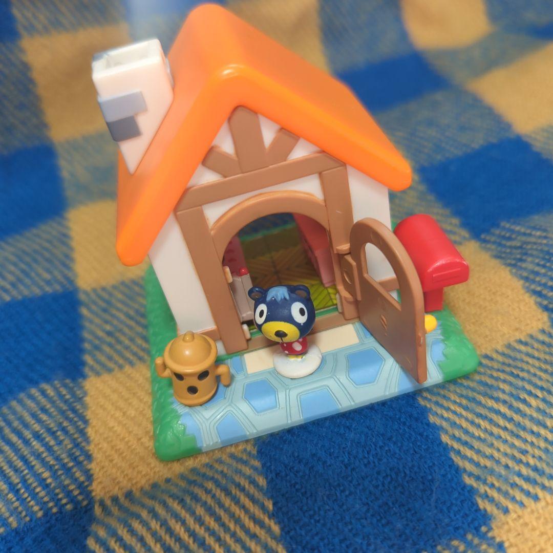 タカラ どうぶつの森 森をつくろう！ フィギュアコレクション　おうちセット