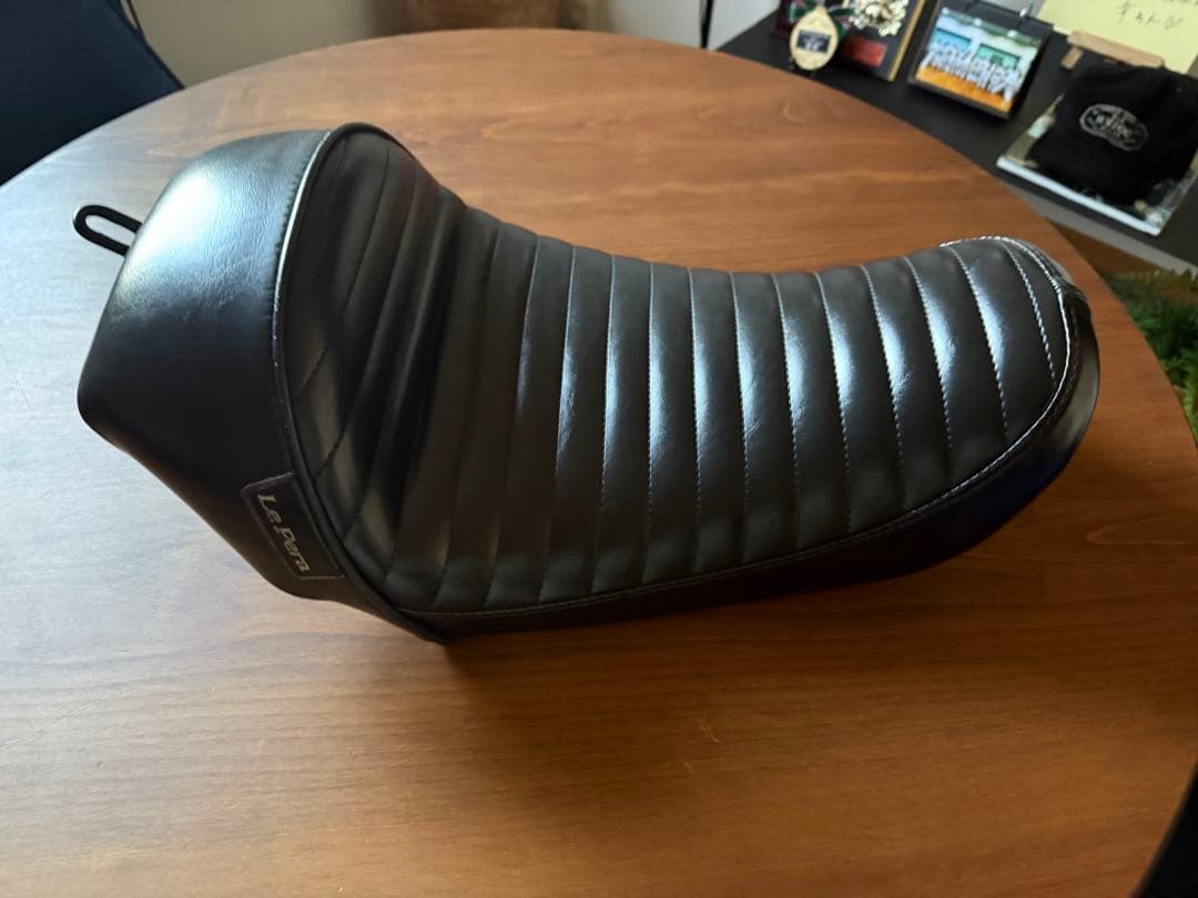 ラペラ　Pleated Stitch STUBS CAFE SEAT