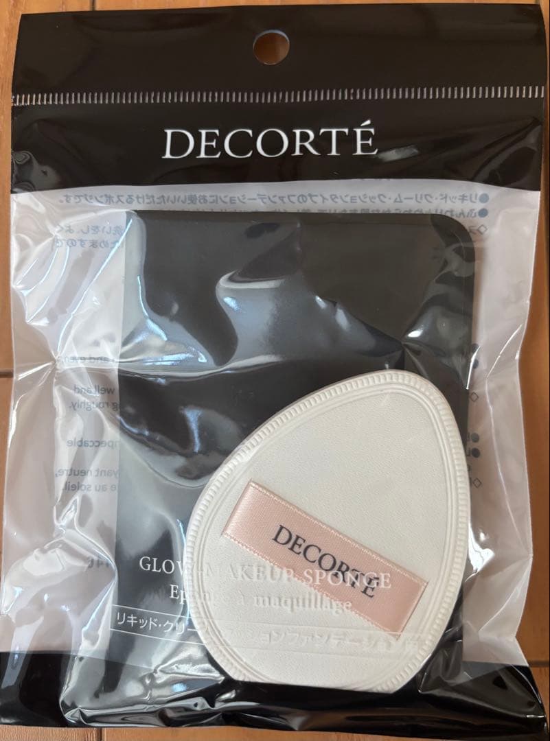 おまけ付きDECORTÉ ZEN WEAR パウダーファンデーションN16