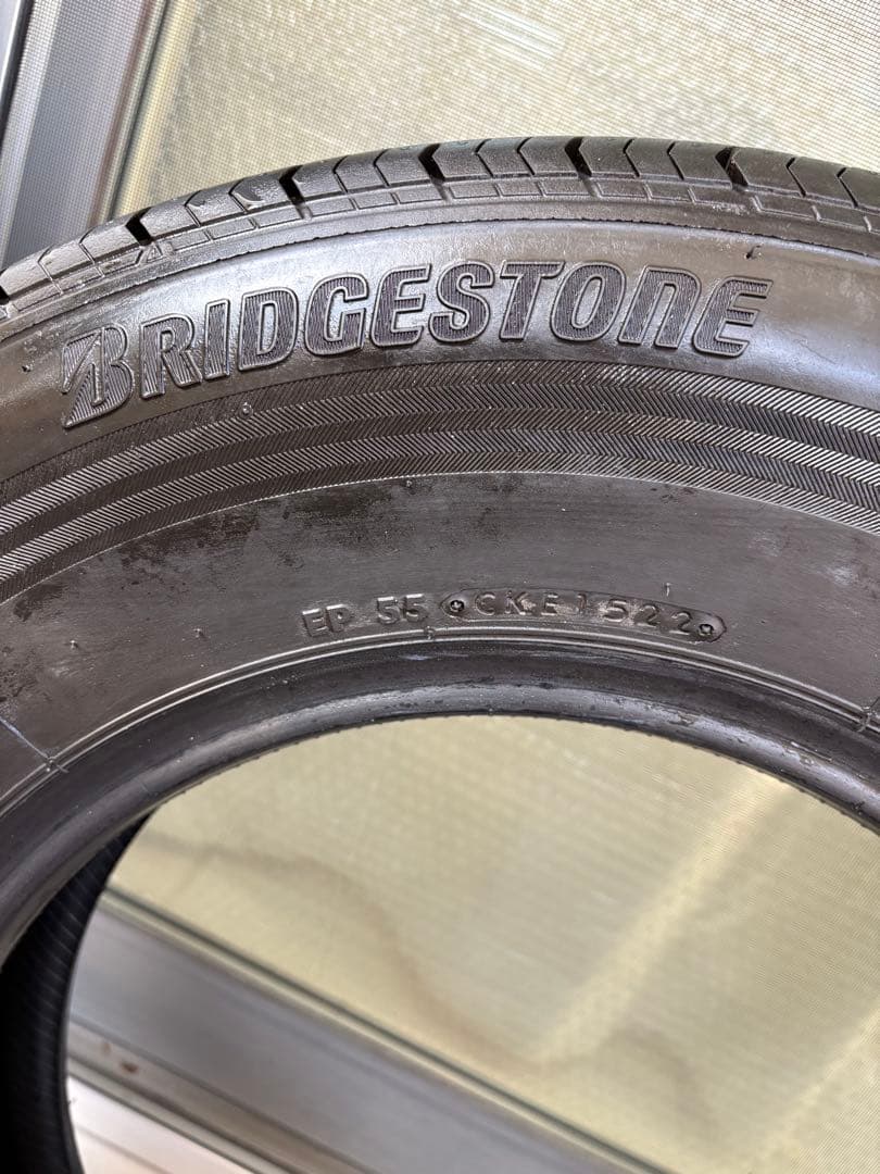 BRIDGESTONE 15インチ　タイヤ　ハイエース　新車外し