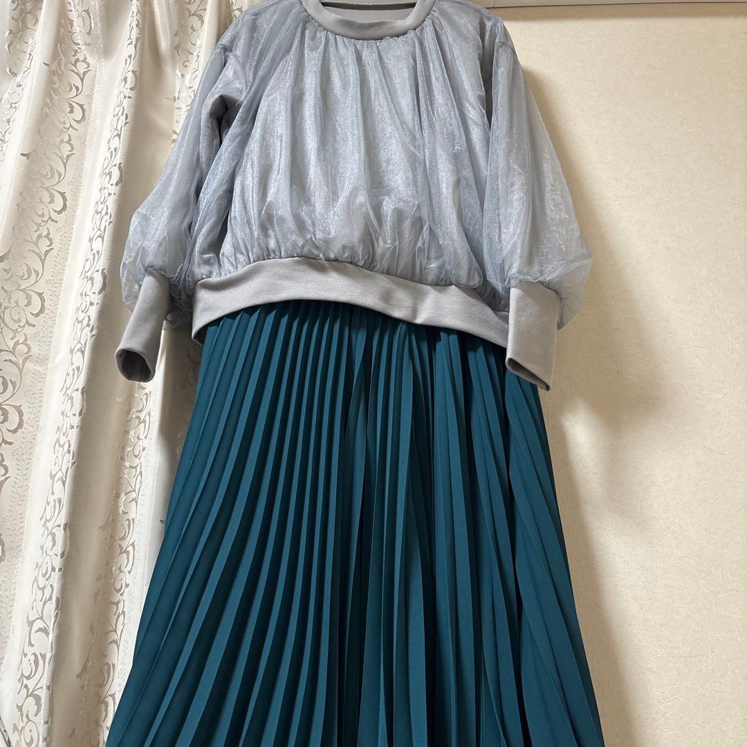 レレレさん配信　プライオリティ　プリーツパンツ　深海色　と　シアーTシャツM付き