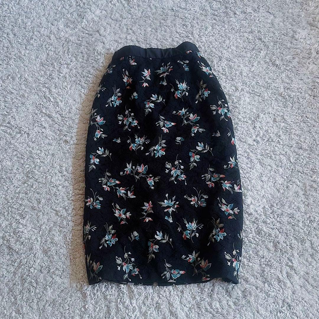 希少•美品【“花柄”レース刺繍】グレースコンチネンタル／ロング•コクーンスカート
