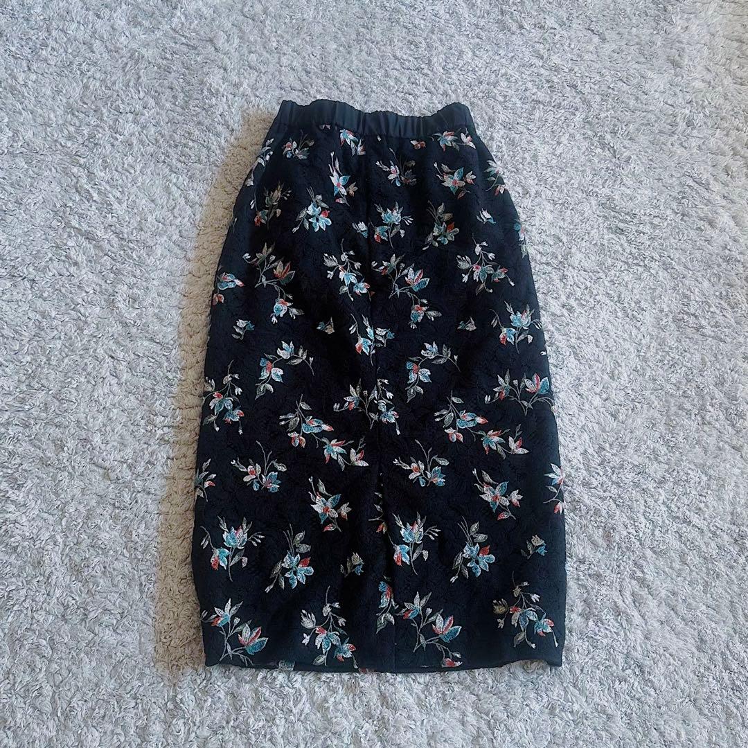 希少•美品【“花柄”レース刺繍】グレースコンチネンタル／ロング•コクーンスカート