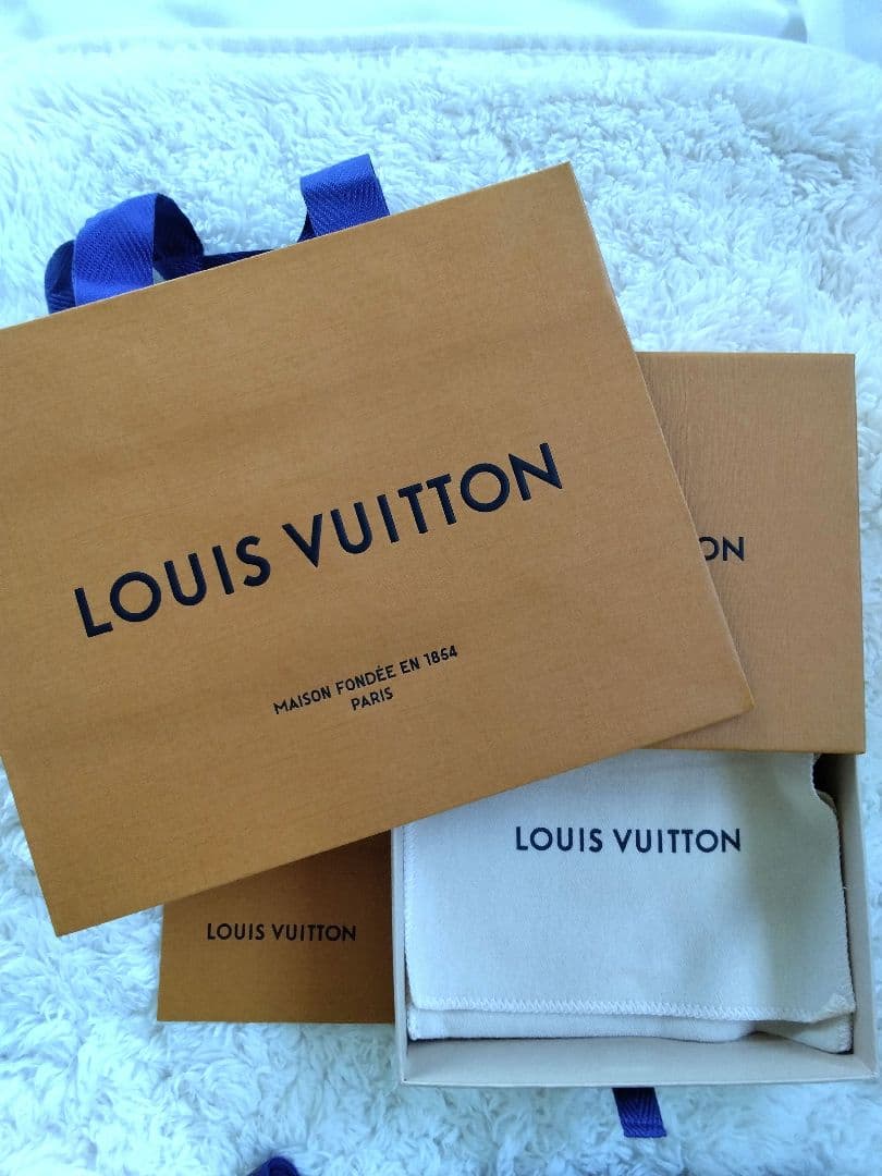 LOUIS VUITTON ポルトフォイユ ヴィクトリーヌ 折り財布 現行モデル