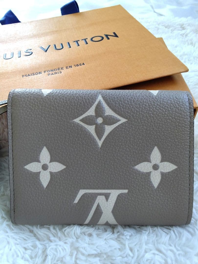 LOUIS VUITTON ポルトフォイユ ヴィクトリーヌ 折り財布 現行モデル
