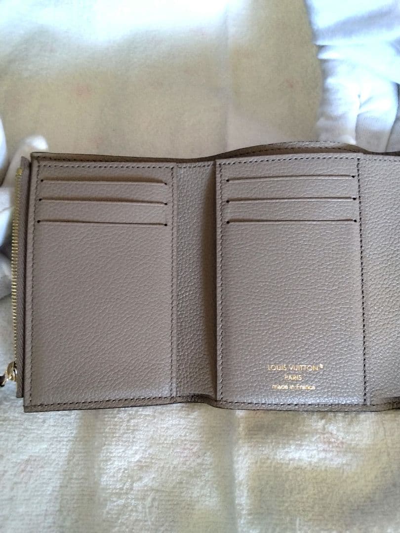 LOUIS VUITTON ポルトフォイユ ヴィクトリーヌ 折り財布 現行モデル
