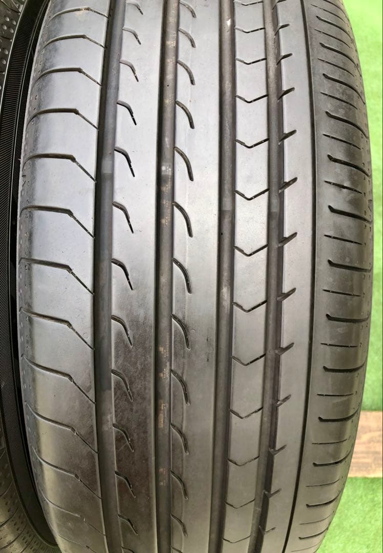 215/60 R16 YOKOHAMA BluEarth RV03ラジアルタイヤ