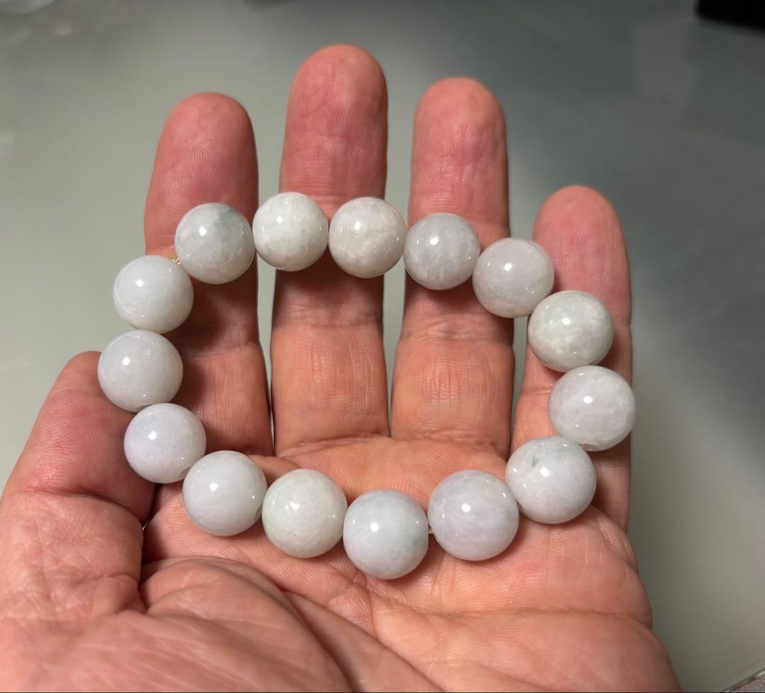 ミャンマー産 新緑硬玉翡翠（１３mm珠、径１６cm）④（鑑別書付き）