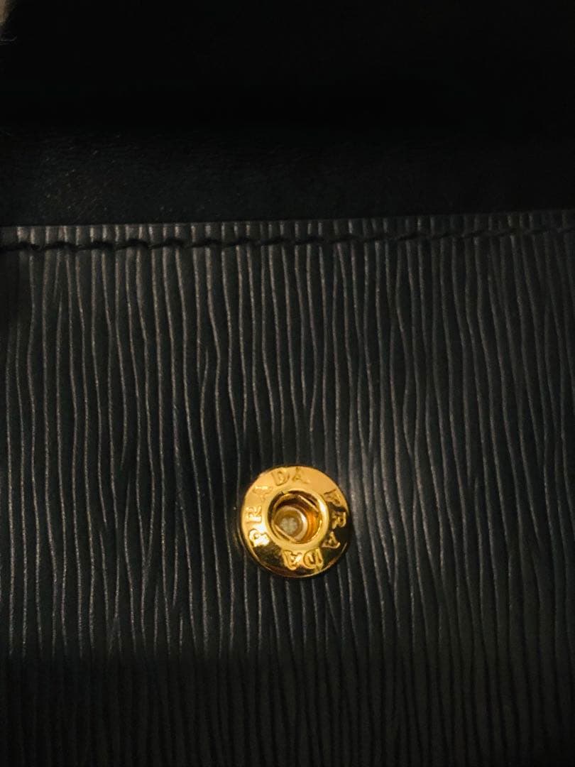 【極美品】 PRADA ブラック 三つ折り財布I Cチップ(RFID)搭載