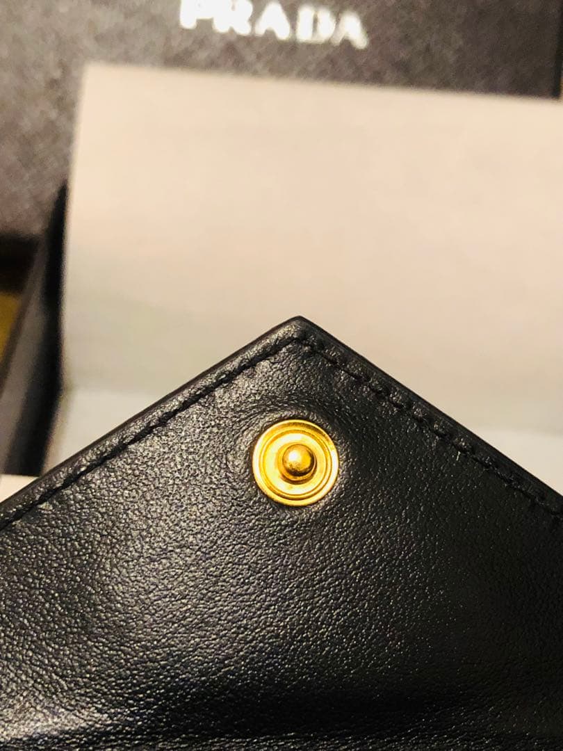 【極美品】 PRADA ブラック 三つ折り財布I Cチップ(RFID)搭載