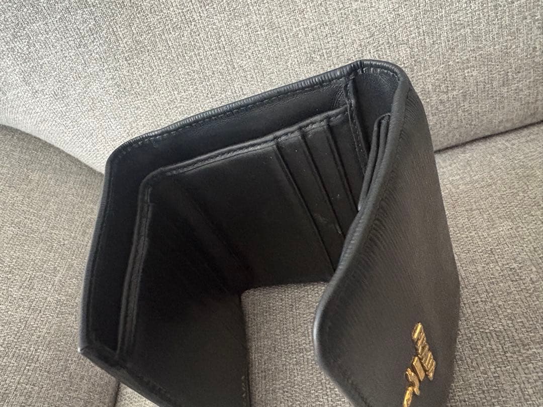 PRADA 折りたたみ財布（箱付き）