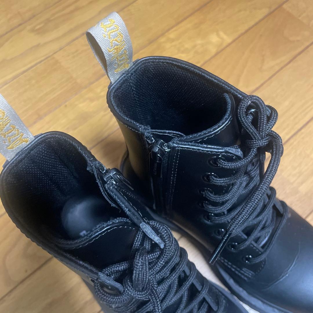 タ*3様 Dr.Martensブラック ヴィーガン Jadon II Mono