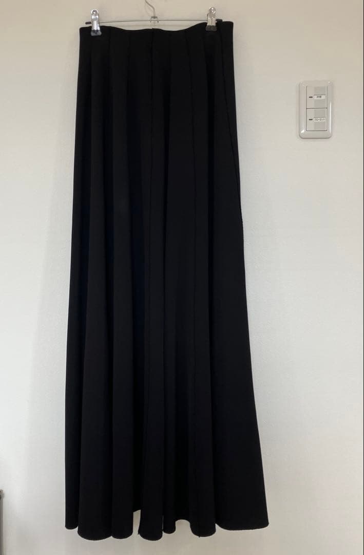 therow ザロウ ロングスカート　黒　美品
