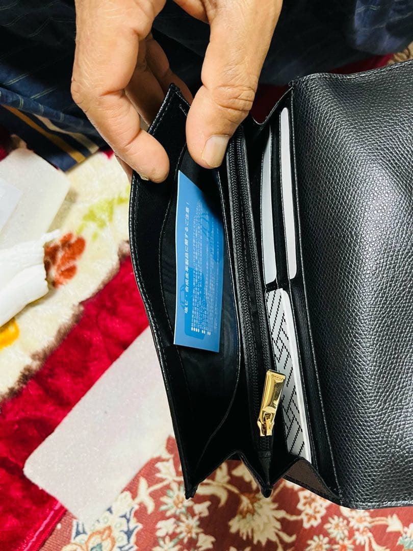 FURLA 二つ折り財布 黒 レザー
