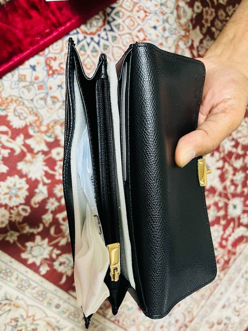 FURLA 二つ折り財布 黒 レザー