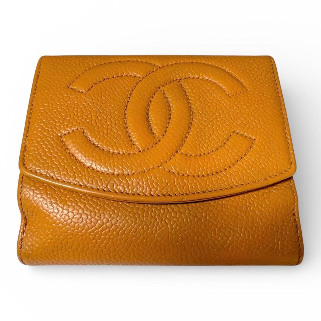 CHANEL シャネル コンパクト財布 キャビアスキン　6番台