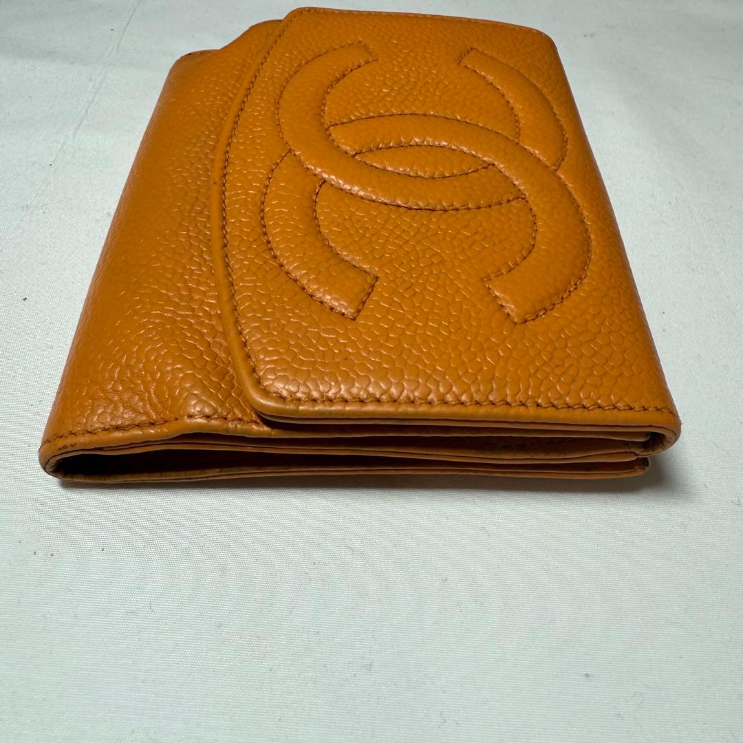 CHANEL シャネル コンパクト財布 キャビアスキン　6番台