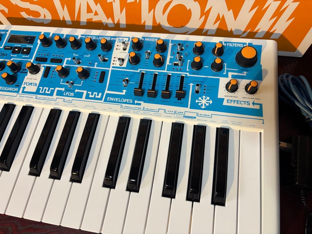 BASS STATION II Swifty Edition シンセサイザー