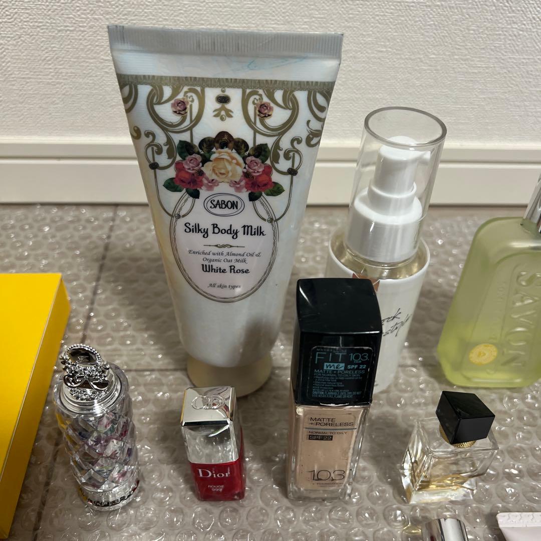 化粧品まとめ　DIOR CHANEL など