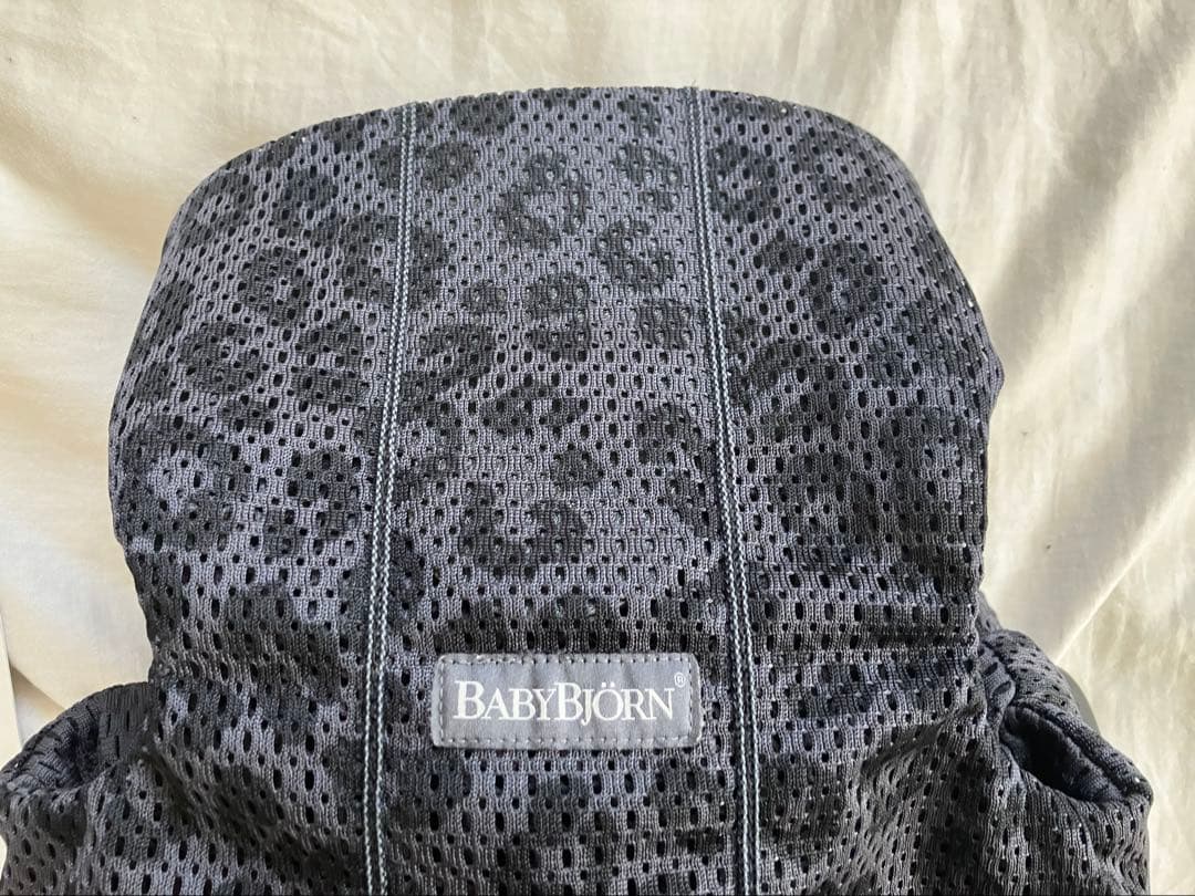 BABYBJÖRN 抱っこ紐 レオパード　ヒョウ柄　ベビービョルン　ミニ
