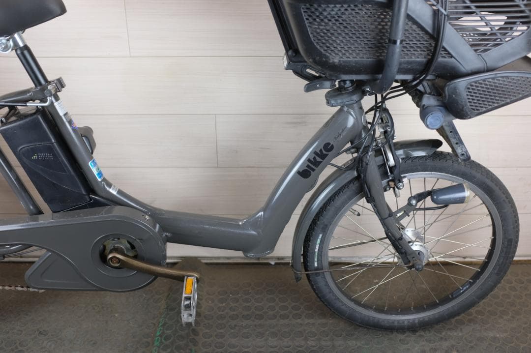 R*様 BS Bikke　20インチ　3段　8.9Ah（5点灯）充電器あり