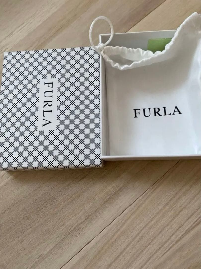 FURLA 折り財布　バビロン　新品同様品