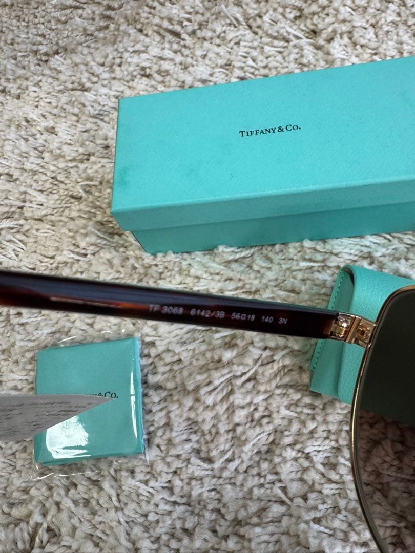 TIFFANY & Co. サングラス ティファニーブルー