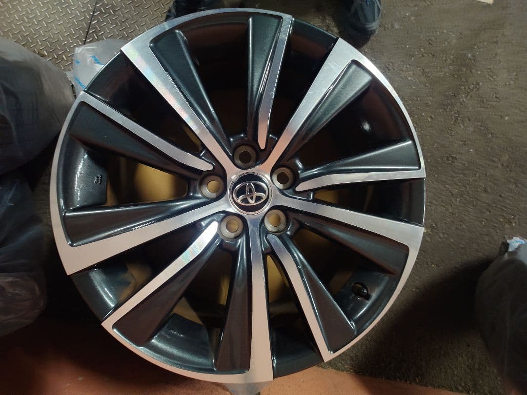 トヨタ80系ハリアーGグレード 純正アルミホイール18インチ18×7J本セット