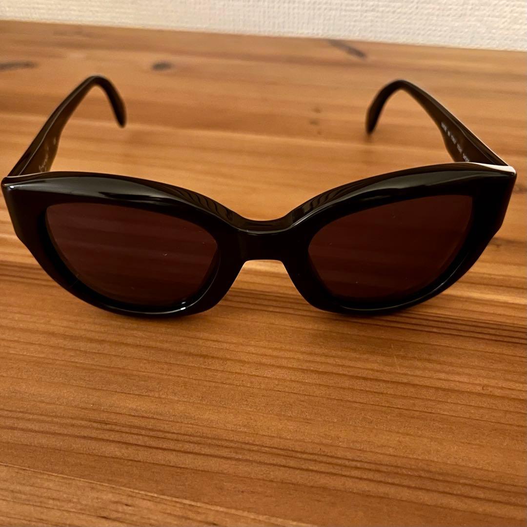【週末限定SALE】CHANEL ブラック サングラス　シャネルロゴ