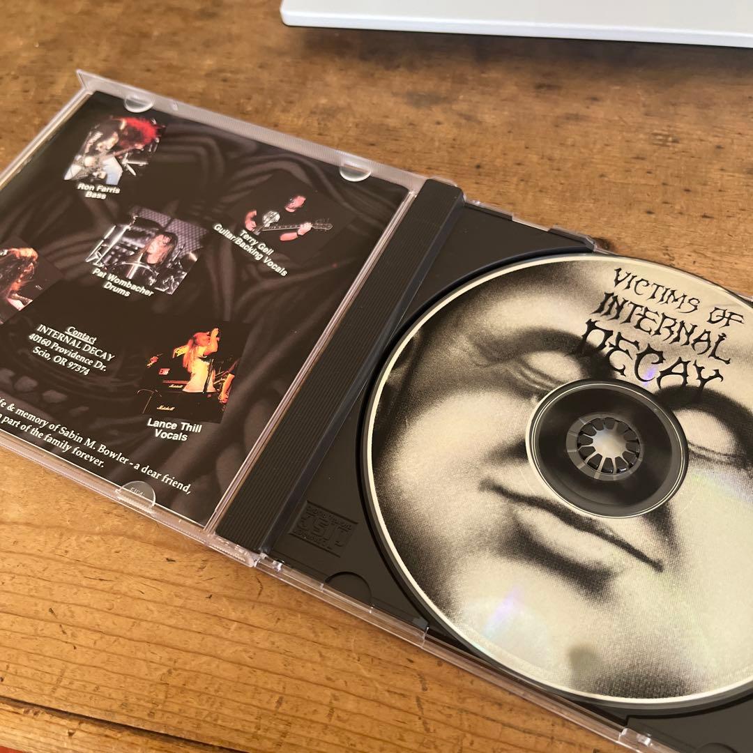 洋楽 Victims Of Internal Decay
