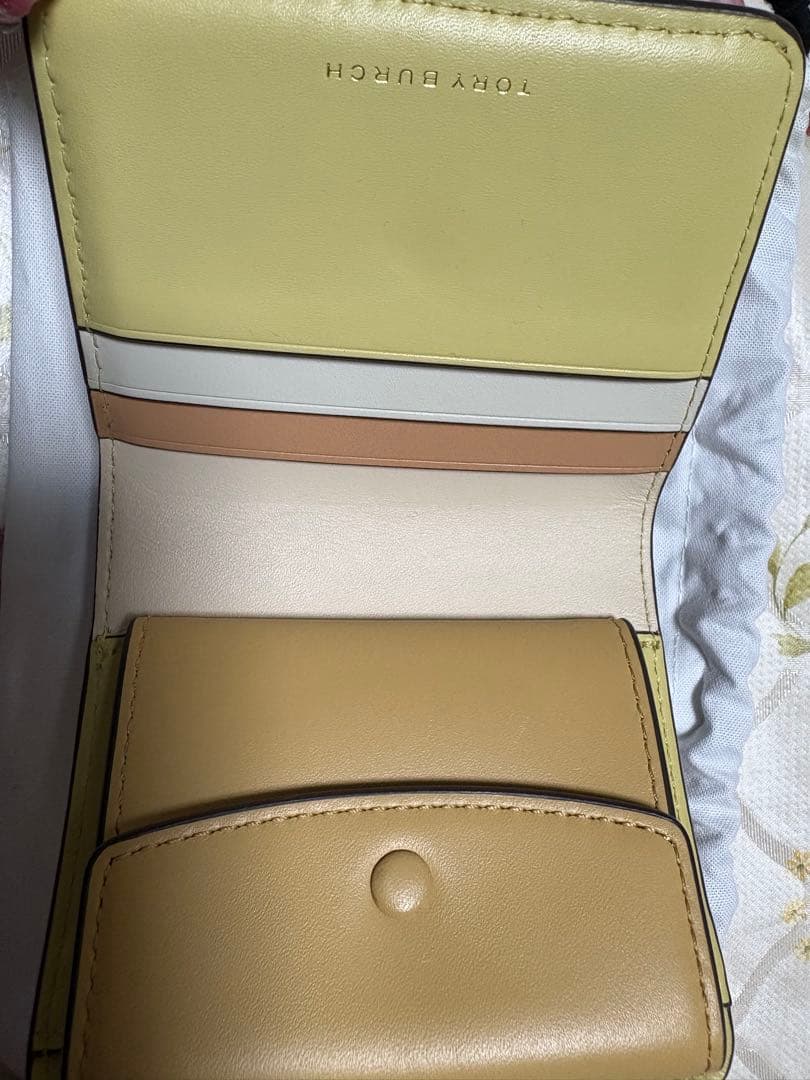 Tory Burch イエロー 二つ折り財布