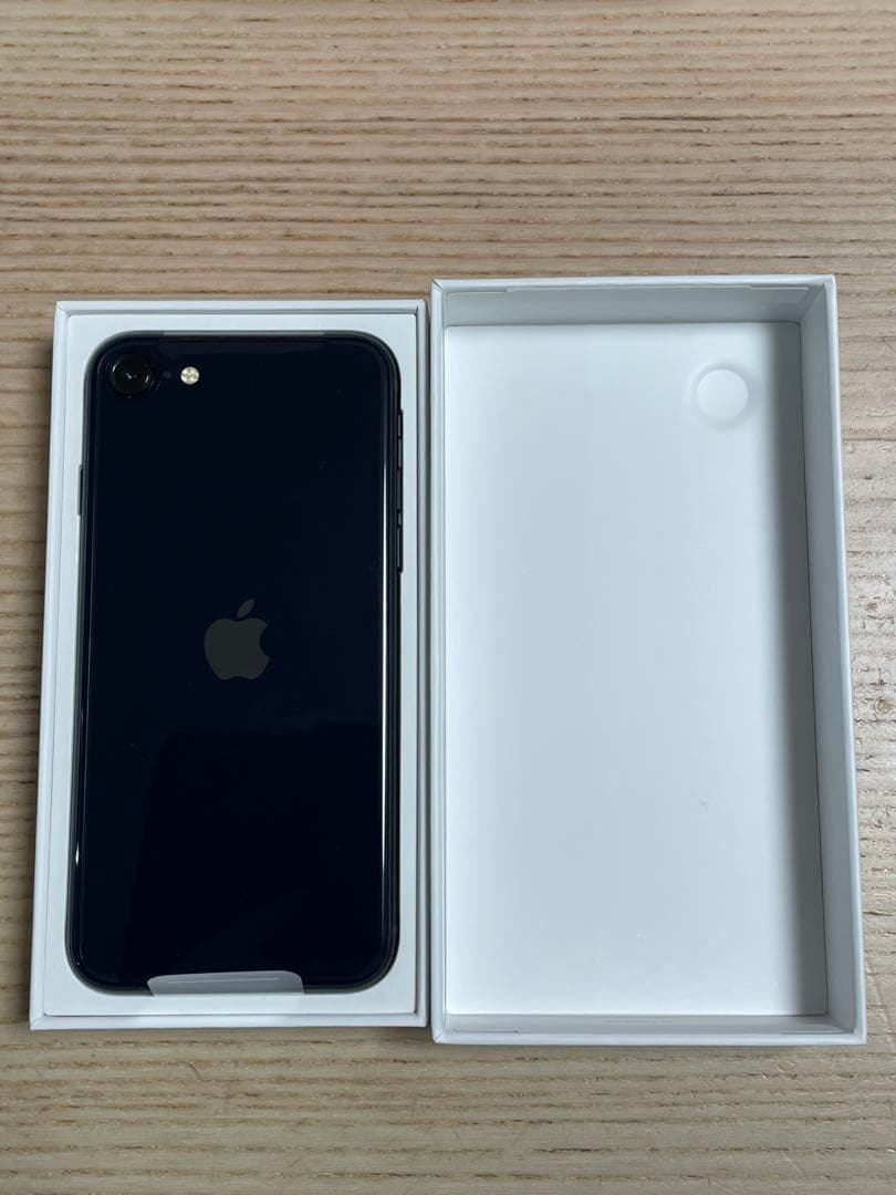 Apple iPhone SE ブラック 未使用