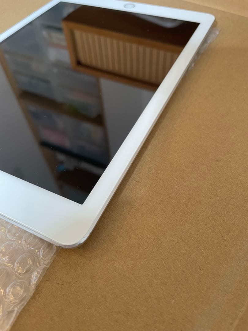 Apple iPad 第6世代 32GB シルバー