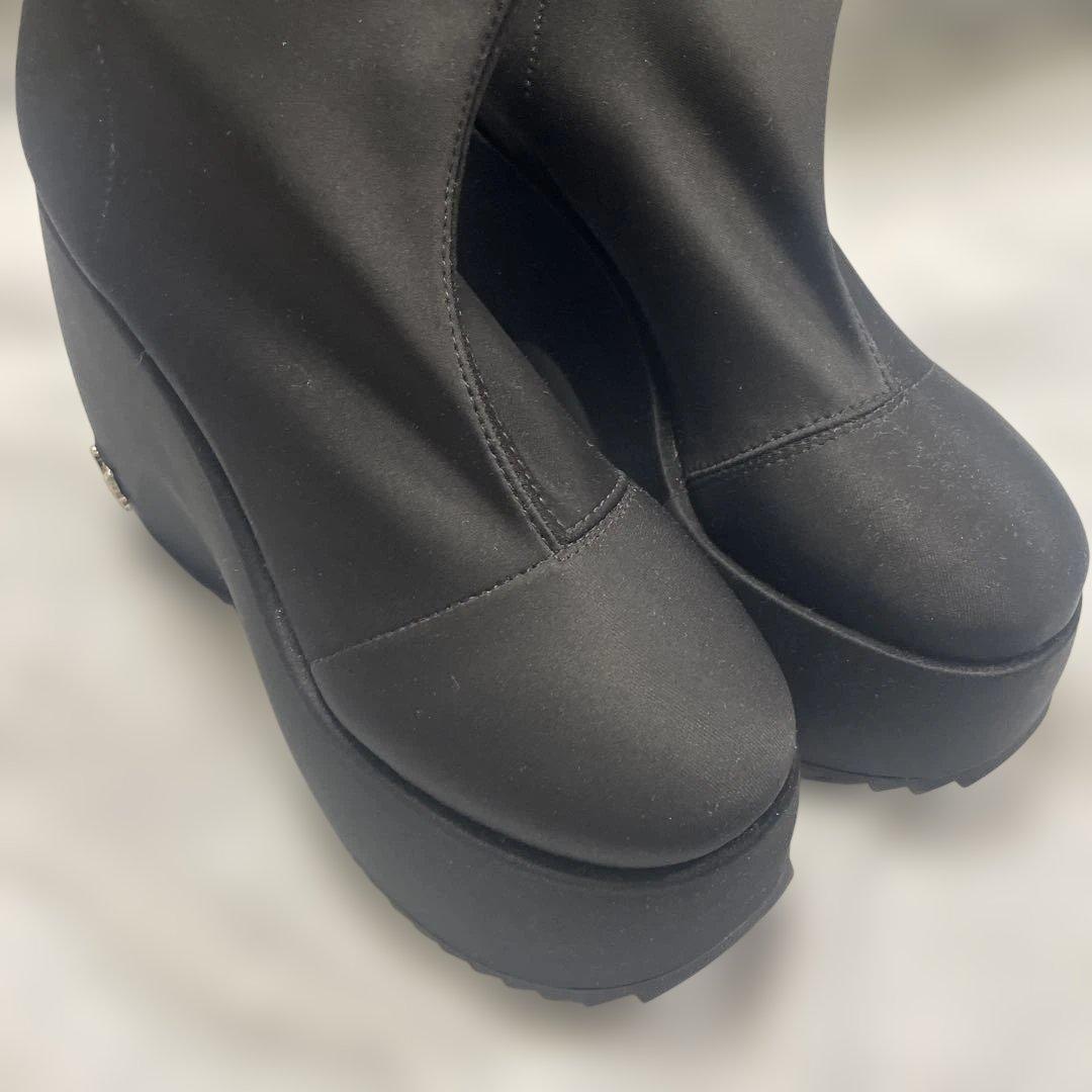 YELLO♡ TOKYO BLACK PLATFORM SHORT BOOTS