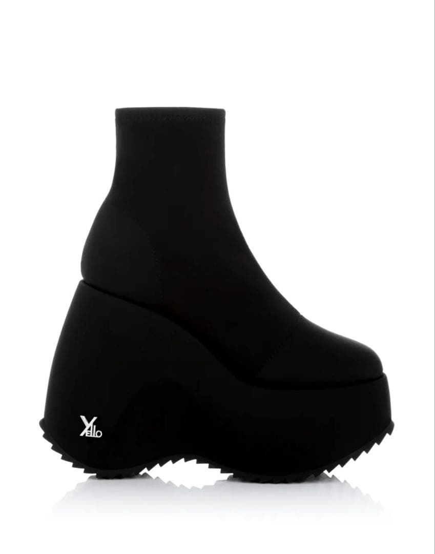 YELLO♡ TOKYO BLACK PLATFORM SHORT BOOTS