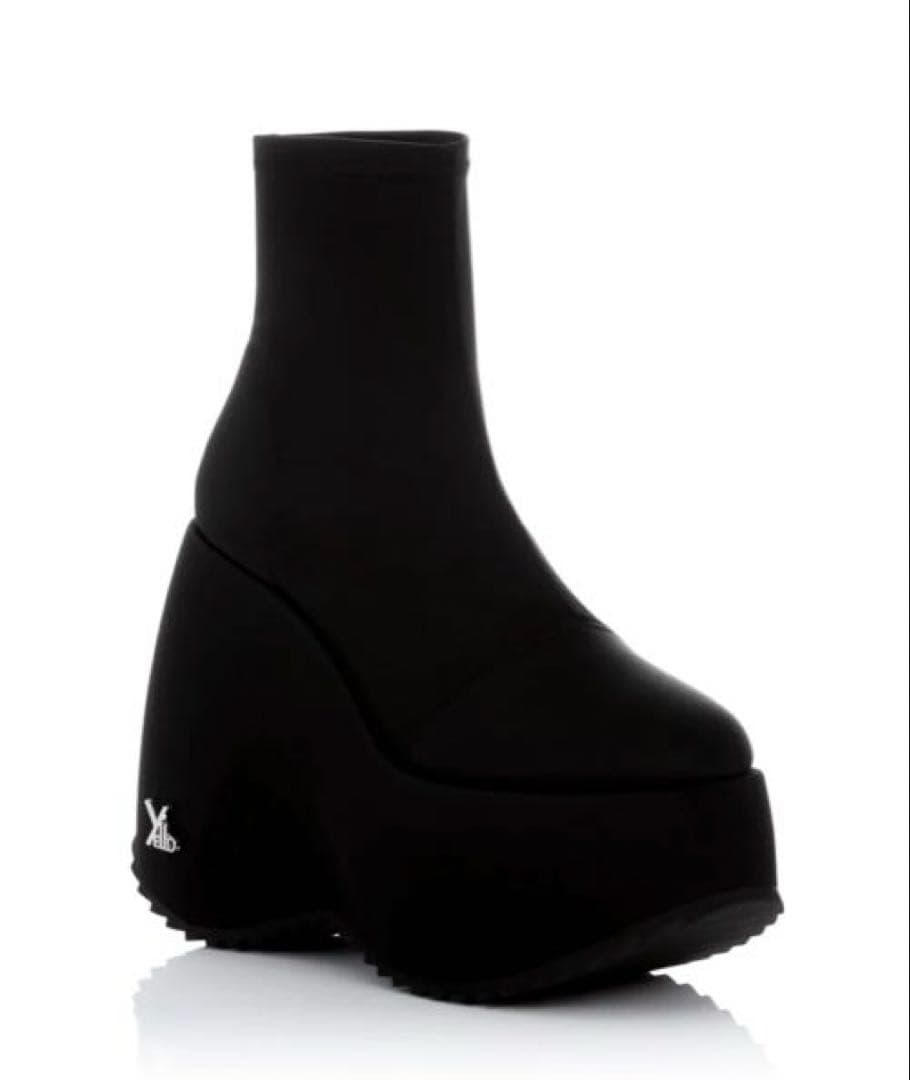 YELLO♡ TOKYO BLACK PLATFORM SHORT BOOTS